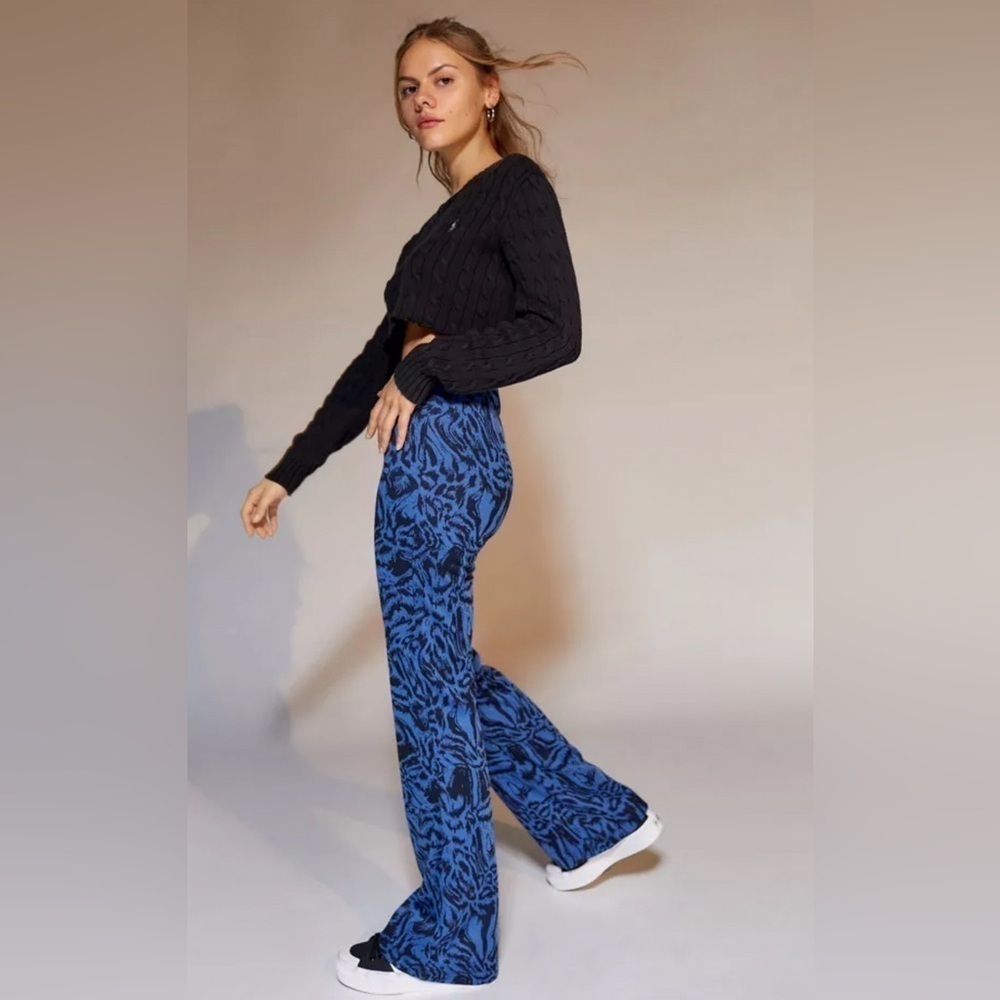 Urban Outfitters Bryn Pull On Flare Pants Blue And Black Swirl Print - Picture 2 of 7